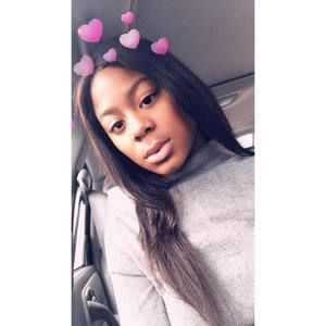 Meet your Posher, Alexis